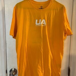 Men’s under armour shirt